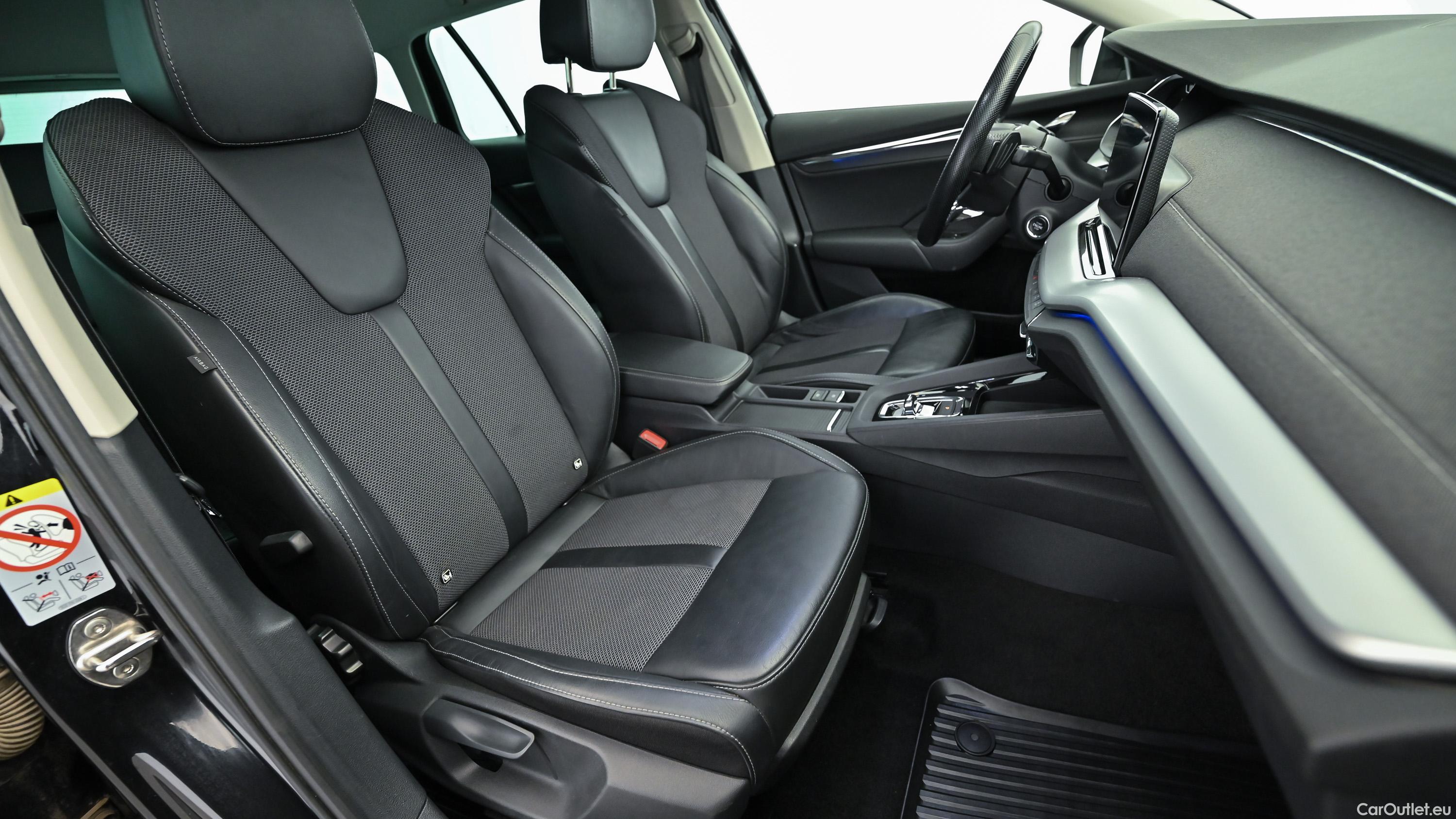 Skoda  Octavia Combi 2,0 TDI Automatic Diesel  33 #29