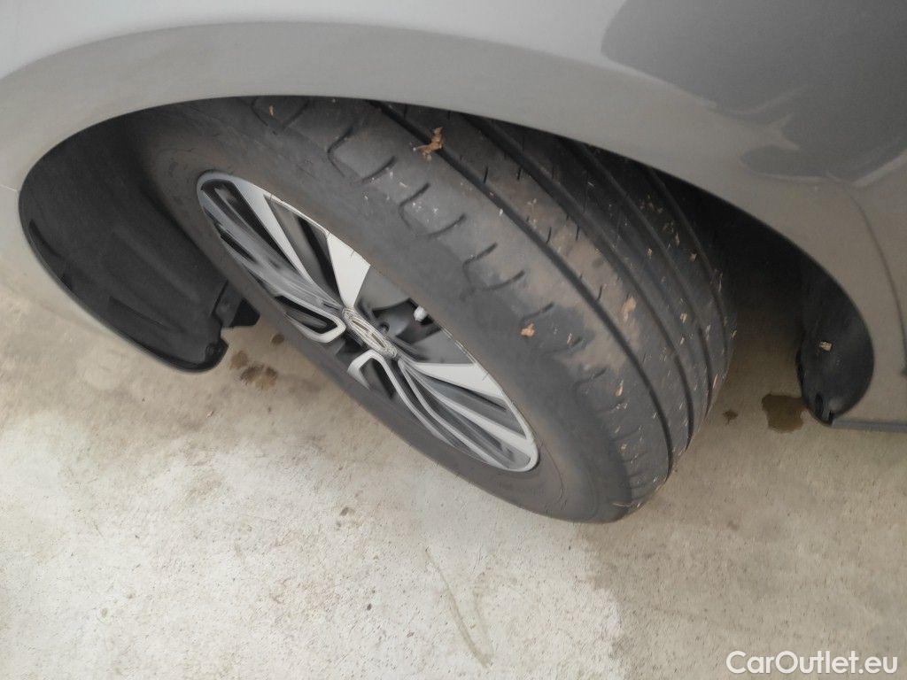 Mercedes  A-Klasse Mercedes-Benz  Limousine A 200d Business Solution Limited 4d #18