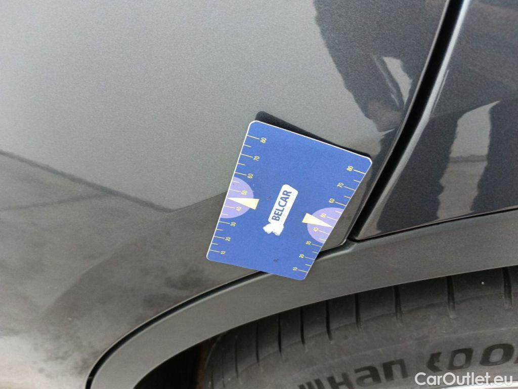 Tesla  Model Y TESLA  72.5 kWh Dual Motor Long Range (324 kW) 5d #39