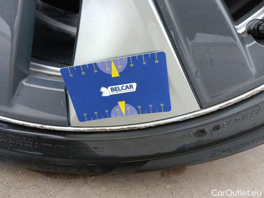 Tesla  Model Y TESLA  72.5 kWh Dual Motor Long Range (324 kW) 5d #45