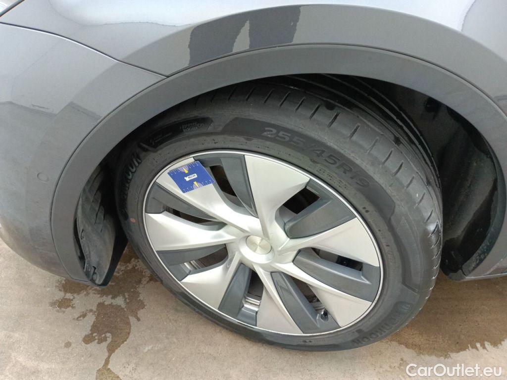 Tesla  Model Y TESLA  72.5 kWh Dual Motor Long Range (324 kW) 5d #43