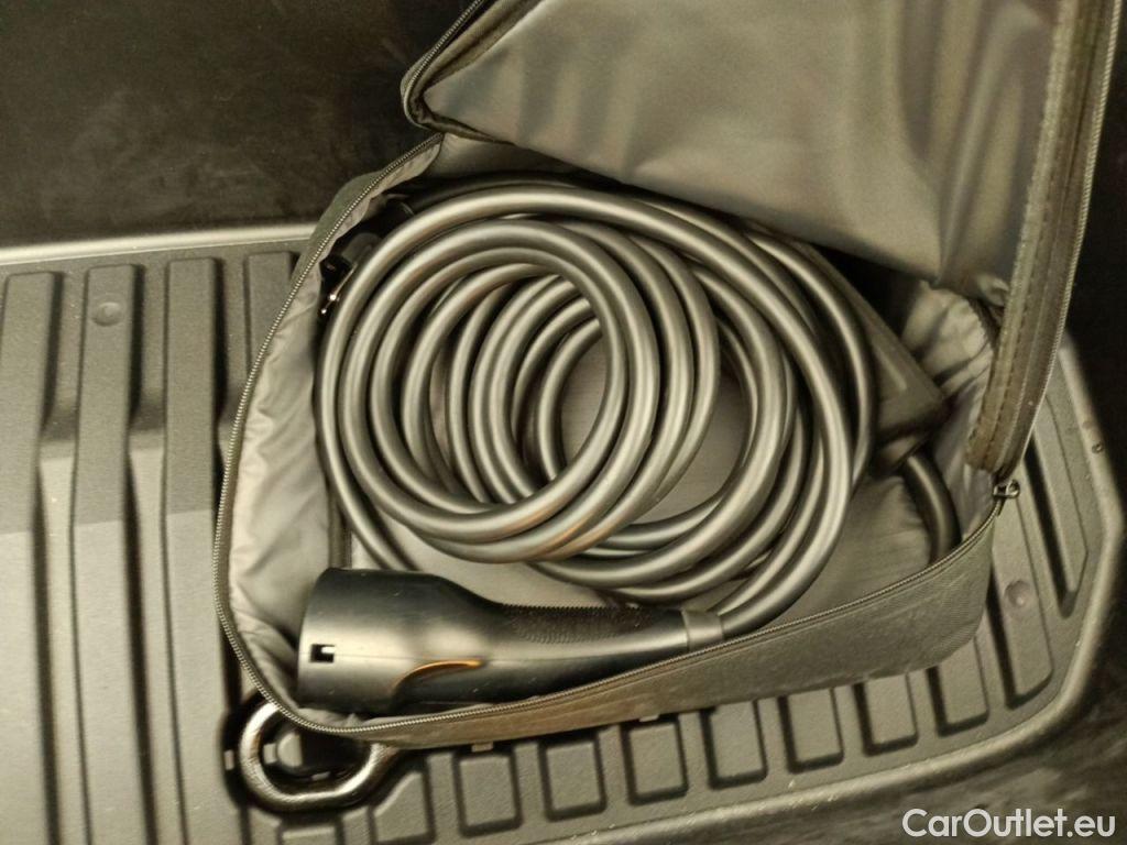 Tesla  Model Y TESLA  72.5 kWh Dual Motor Long Range (324 kW) 5d #16