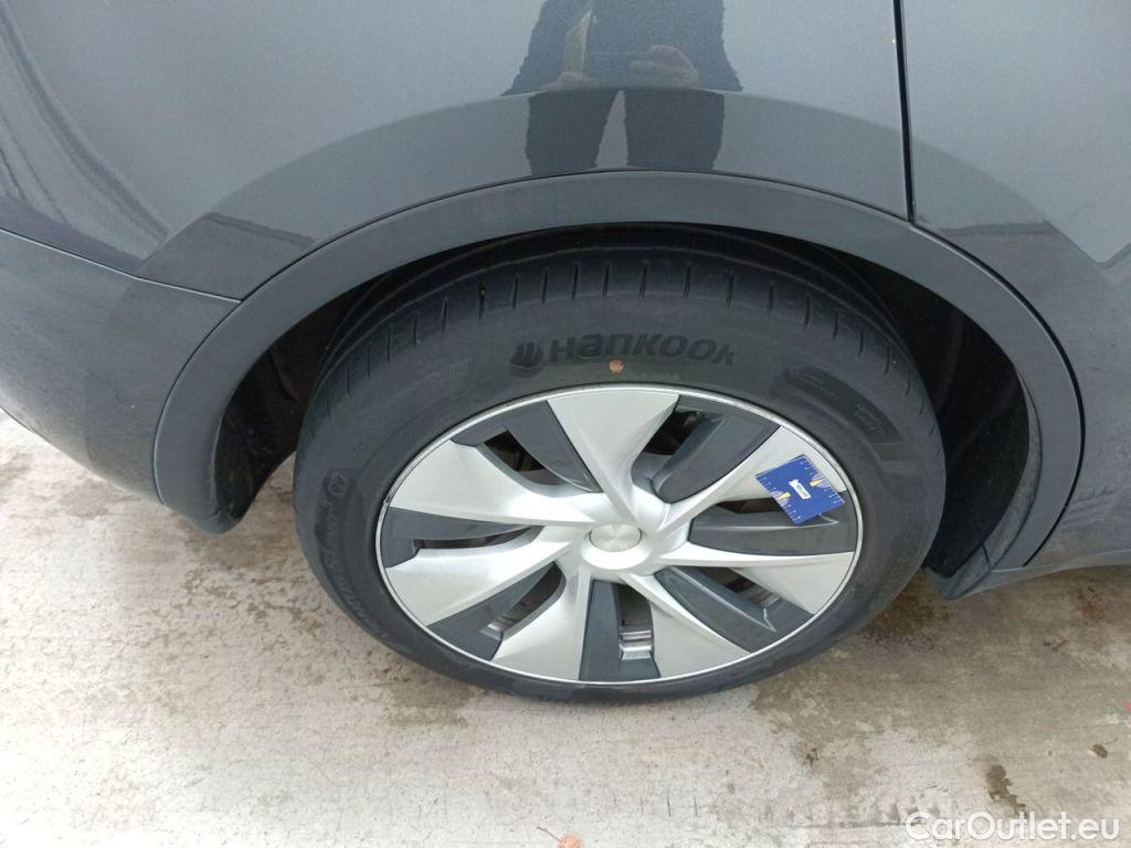 Tesla  Model Y TESLA  72.5 kWh Dual Motor Long Range (324 kW) 5d #49