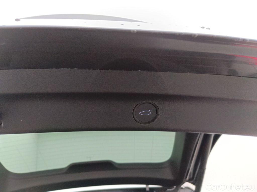 Tesla  Model Y TESLA  72.5 kWh Dual Motor Long Range (324 kW) 5d #32