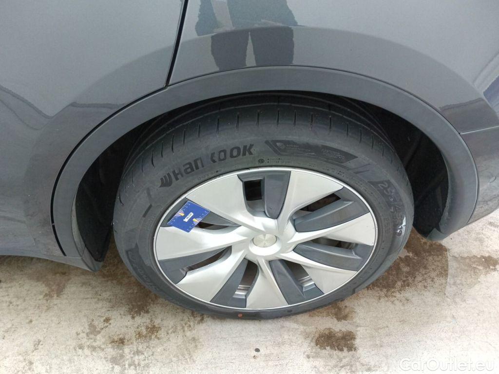 Tesla  Model Y TESLA  72.5 kWh Dual Motor Long Range (324 kW) 5d #46