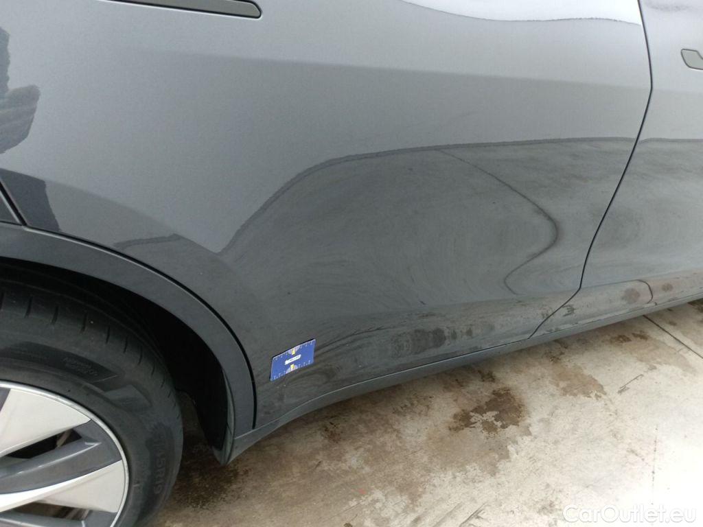 Tesla  Model Y TESLA  72.5 kWh Dual Motor Long Range (324 kW) 5d #41