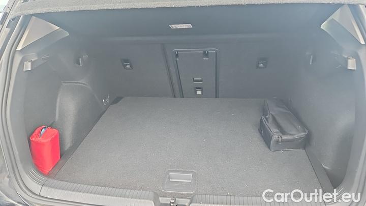 Volkswagen  Golf  2.0 TDI SCR 85kW DSG Life #8