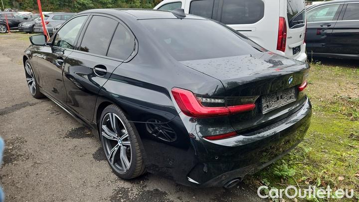 Bmw  Serie 3 330e M Sport Automatik #3
