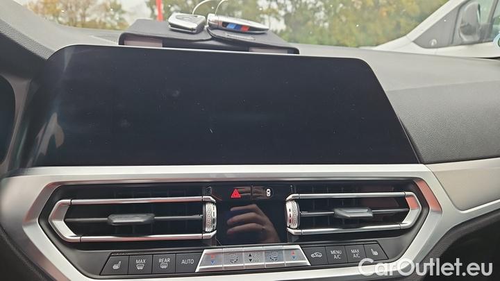 Bmw  Serie 3 330e M Sport Automatik #13