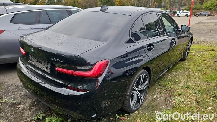 Bmw  Serie 3 330e M Sport Automatik #4