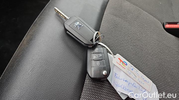 Peugeot  Expert L3 BlueHDi 150 Premium #12