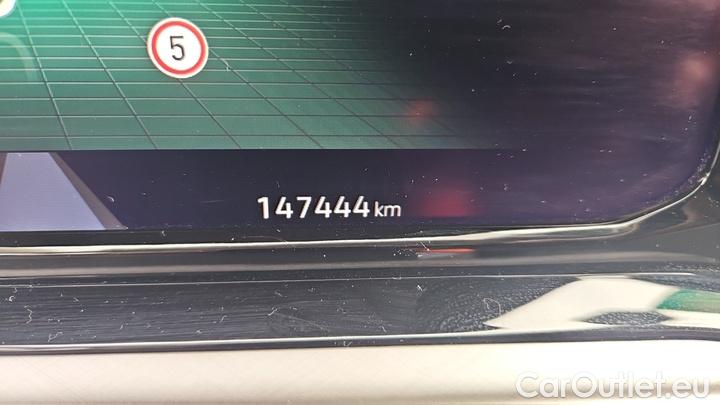 Volkswagen  Golf  2.0 TDI SCR 85kW DSG Life #9