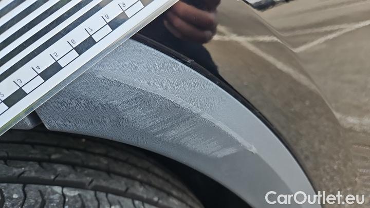 Mercedes  GLA  200 DCT #27