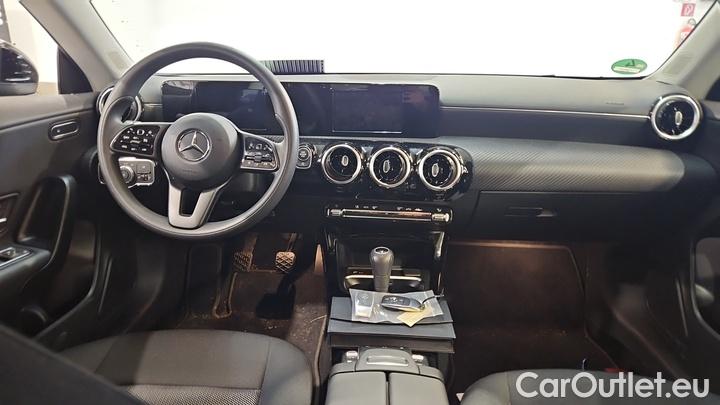 Mercedes  CLA-Klasse CLA 180 Shooting Brake #6