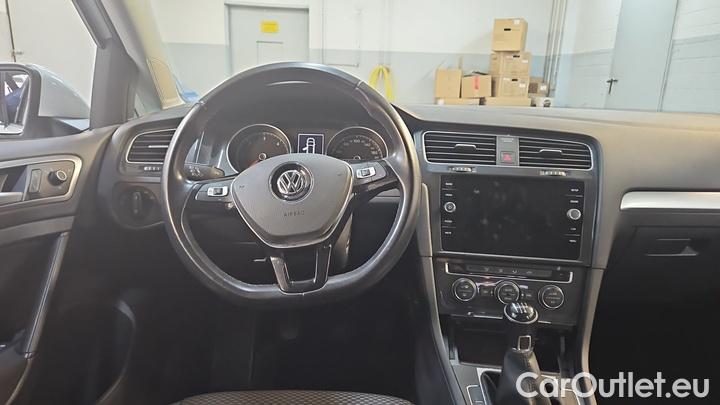 Volkswagen  Golf  1.6 TDI SCR Trendline Variant #6