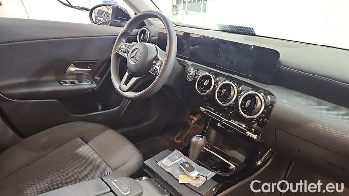 Mercedes  CLA-Klasse CLA 180 Shooting Brake #7