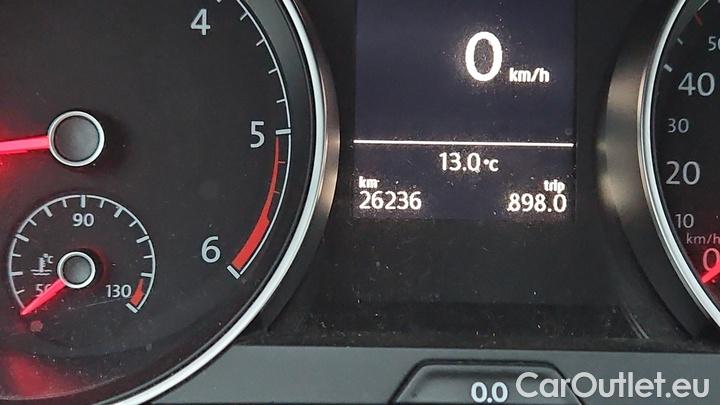 Volkswagen  Golf  1.6 TDI SCR Trendline Variant #9