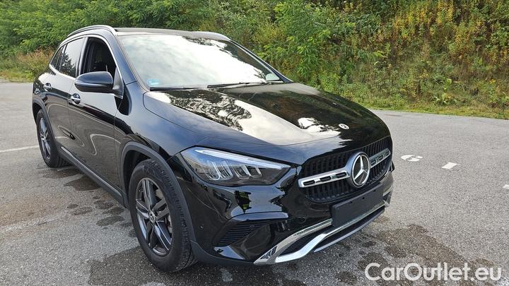 Mercedes  GLA  200 DCT #2
