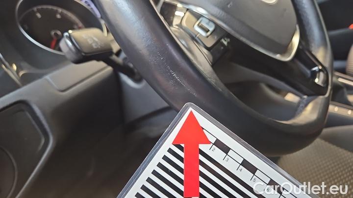 Volkswagen  Golf  1.6 TDI SCR Trendline Variant #27