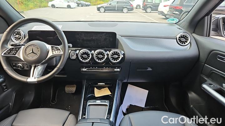 Mercedes  GLA  200 DCT #6