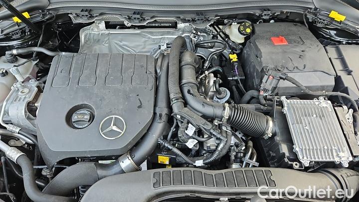 Mercedes  GLA  200 DCT #11