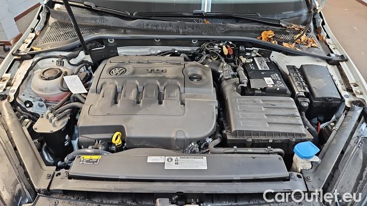 Volkswagen  Golf  1.6 TDI SCR Trendline Variant #11