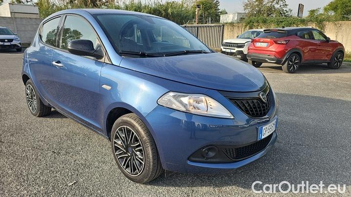 Lancia  Ypsilon 1.0 FireFly 70cv Hybrid Silver Plus #2