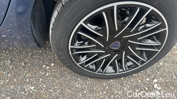 Lancia  Ypsilon 1.0 FireFly 70cv Hybrid Silver Plus #20