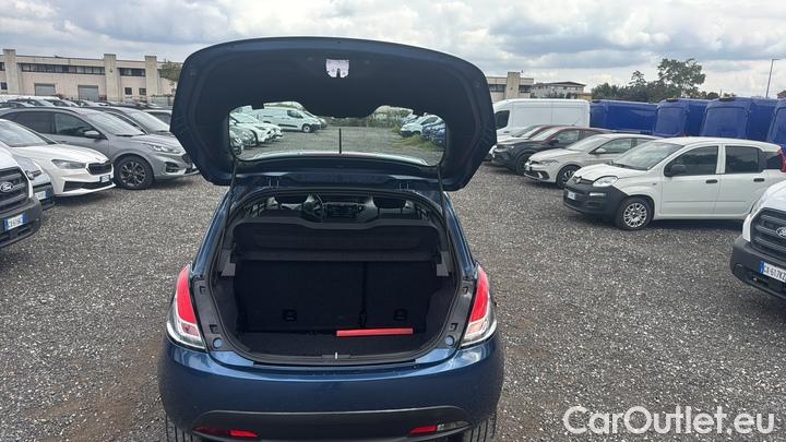 Lancia  Ypsilon 1.0 FireFly 70cv Hybrid Silver Plus #10