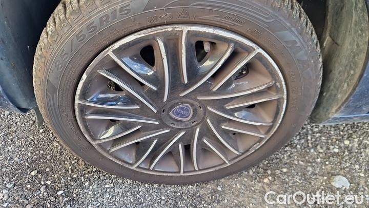 Lancia  Ypsilon 1.0 FireFly 70cv S&S Hybrid GOLD #32