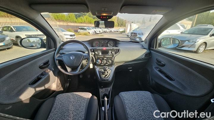Lancia  Ypsilon 1.0 FireFly 70cv Hybrid Silver Plus #6