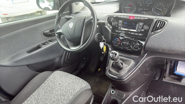 Lancia  Ypsilon 1.0 FireFly 70cv Hybrid Silver Plus #7