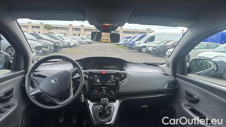 Lancia  Ypsilon 1.0 FireFly 70cv Hybrid Silver Plus #7