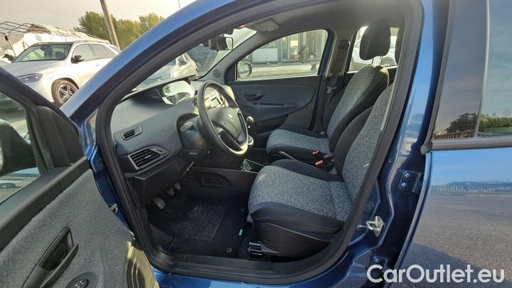 Lancia  Ypsilon 1.0 FireFly 70cv Hybrid Silver Plus #7