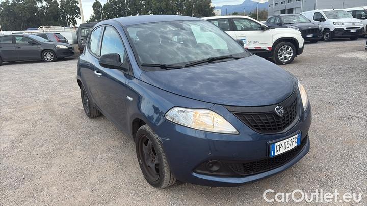 Lancia  Ypsilon 1.0 FireFly 70cv Hybrid Silver Plus #2