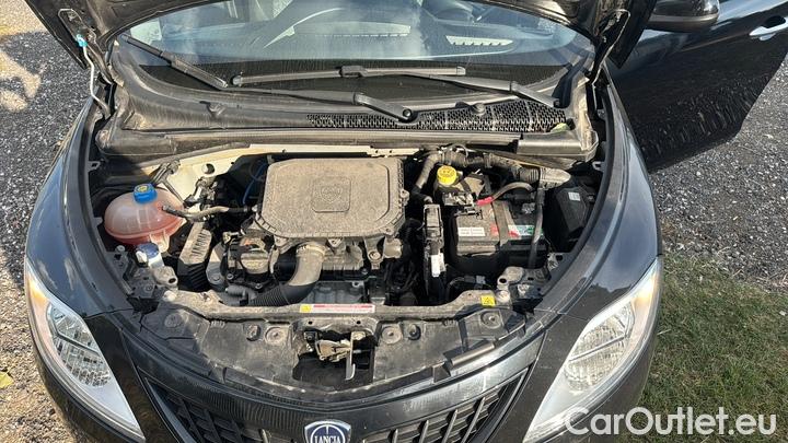 Lancia  Ypsilon 1.0 FireFly 70cv Hybrid Silver Plus #15