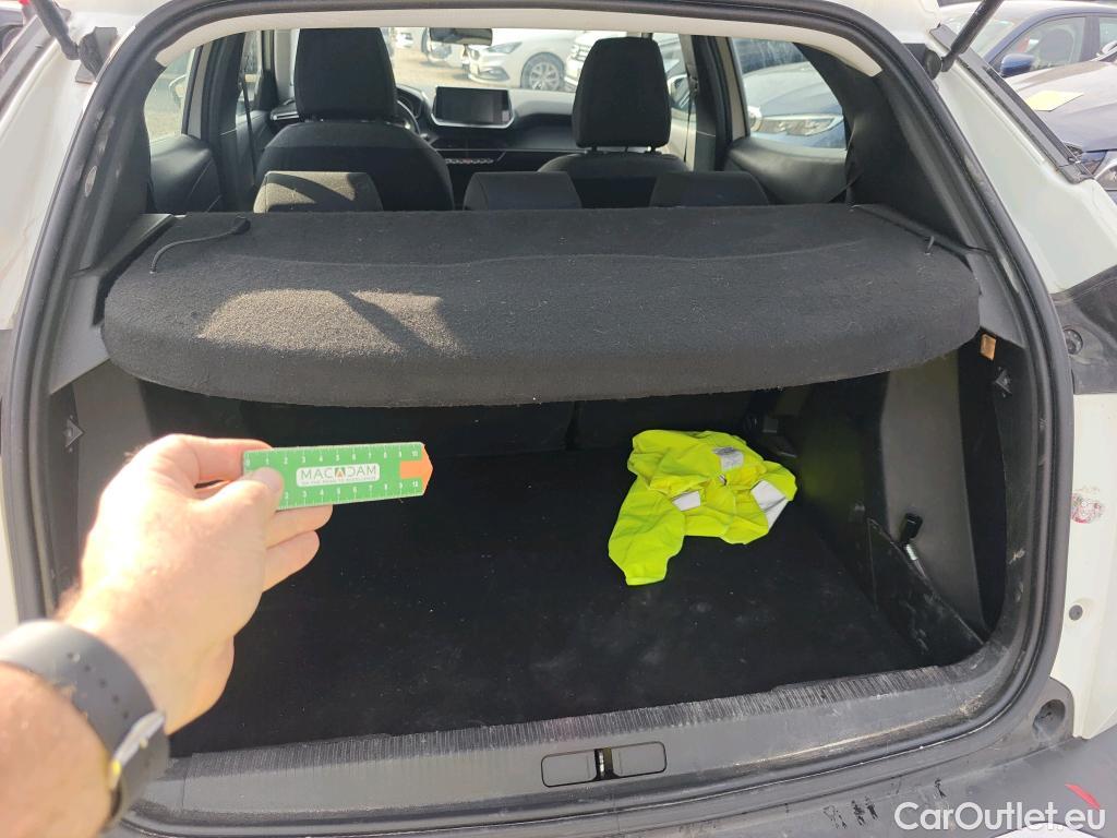  Peugeot  2008 PEUGEOT  / 2019 / 5P / todoterreno Active BlueHDI 81kW (110CV) #17