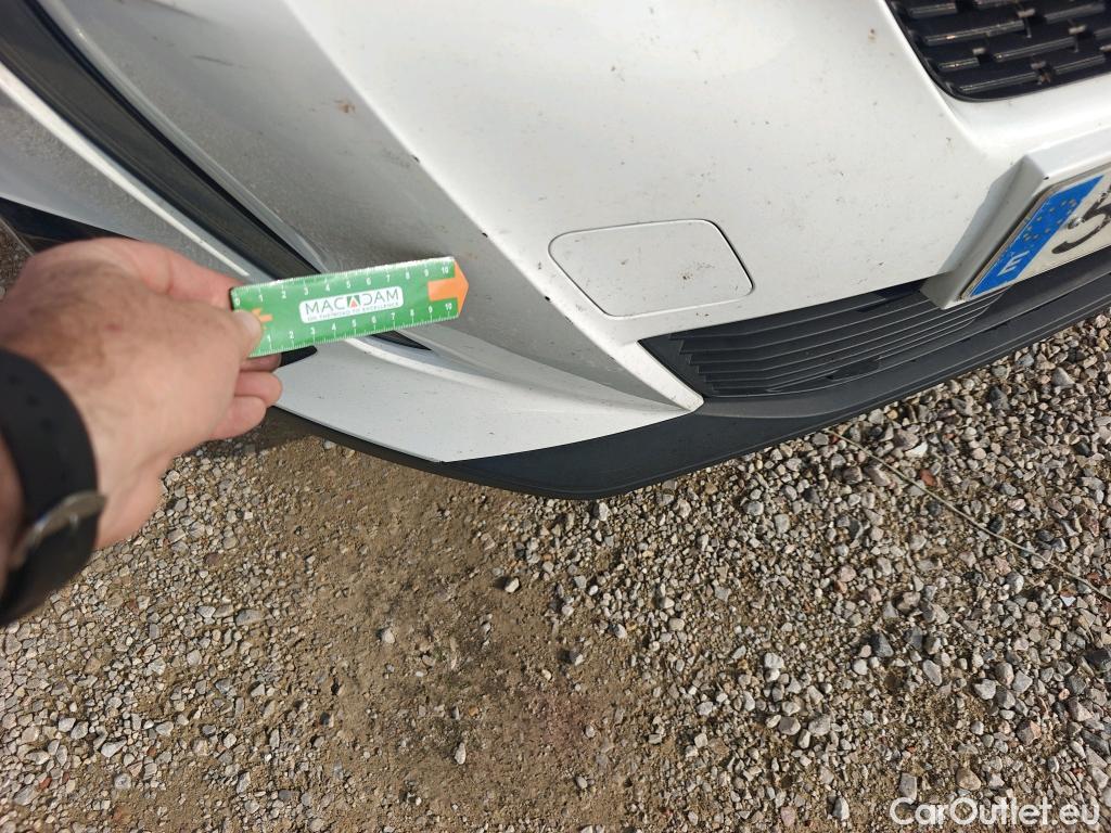  Peugeot  2008 PEUGEOT  / 2019 / 5P / todoterreno Active BlueHDI 81kW (110CV) #28