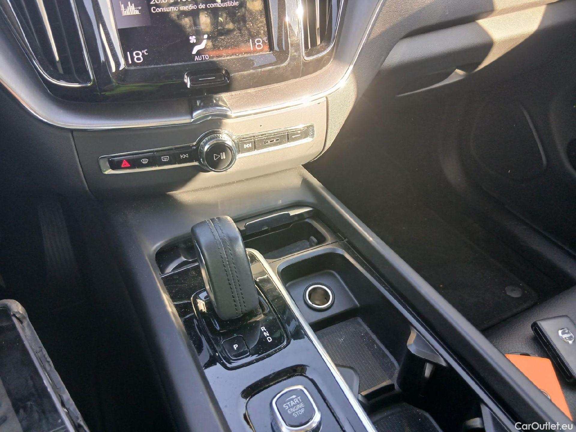  Volvo  XC60 VOLVO  / 2017 / 5P / todoterreno 2.0 T6 AWD Recharge Inscription Exp Auto #1