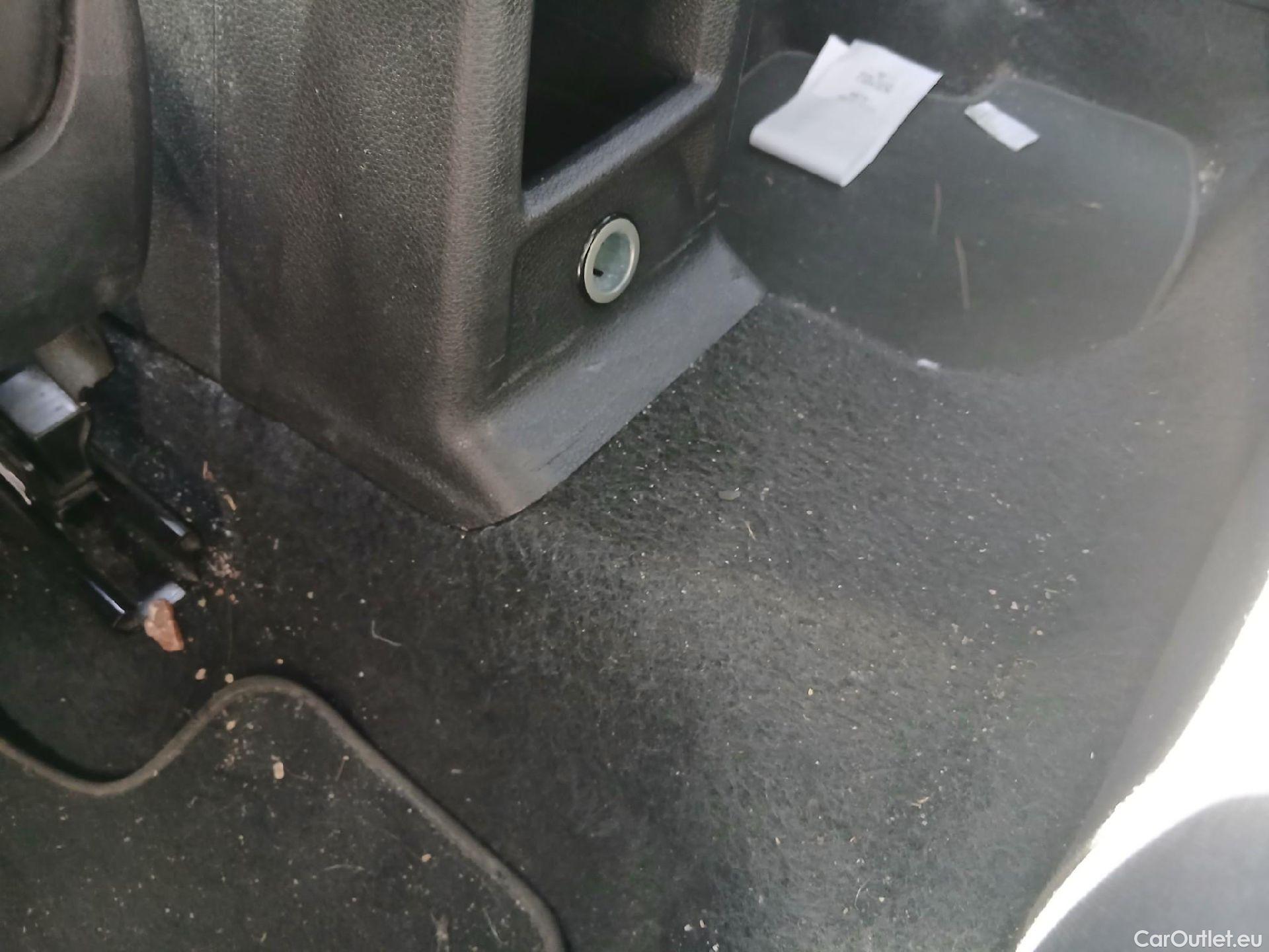 Audi  Q2 AUDI  / 2020 / 5P / todoterreno S line 30 TDI 85kW (116CV) S tronic #3