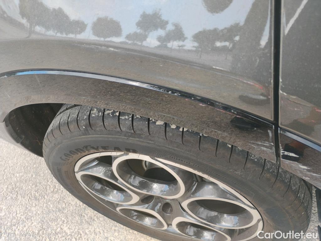  Alfa Romeo  TONALE  Ti 1.5 MHEV 160CV AT7 FWD E6d #24