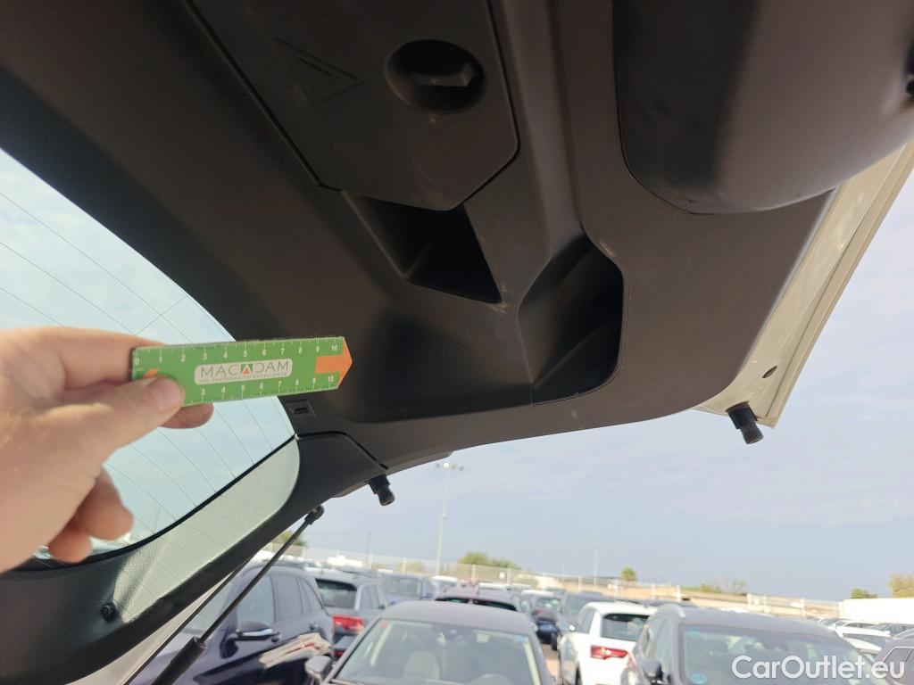  Peugeot  2008 PEUGEOT  / 2019 / 5P / todoterreno Active BlueHDI 81kW (110CV) #21