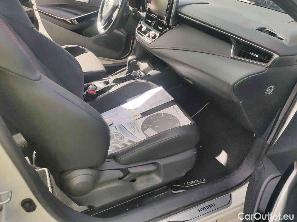 Toyota  Corolla TOYOTA  / 2019 / 5P / berlina con portón 2.0 HYBRID ADVANCE E-CVT #6