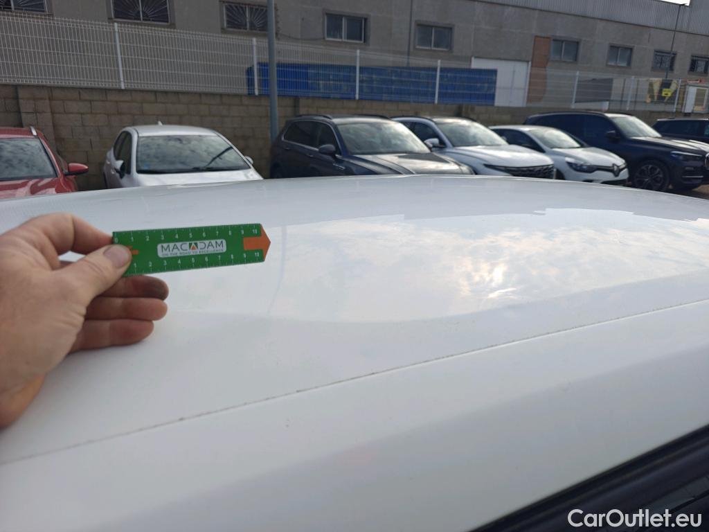  Peugeot  2008 PEUGEOT  / 2019 / 5P / todoterreno Active BlueHDI 81kW (110CV) #9