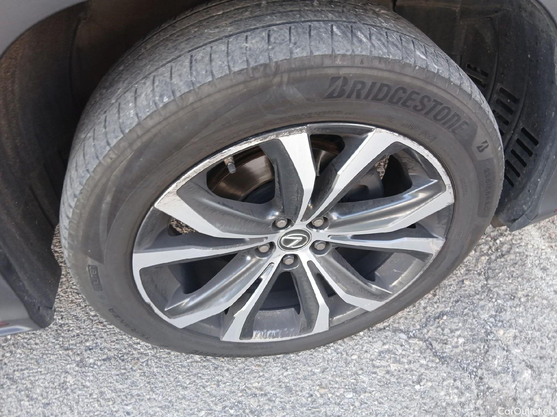  Lexus  RX LEXUS  / 2019 / 5P / todoterreno 450h Executive #33