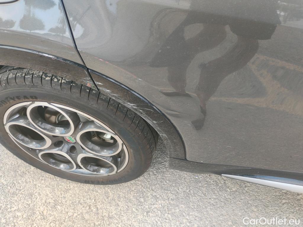  Alfa Romeo  TONALE  Ti 1.5 MHEV 160CV AT7 FWD E6d #17