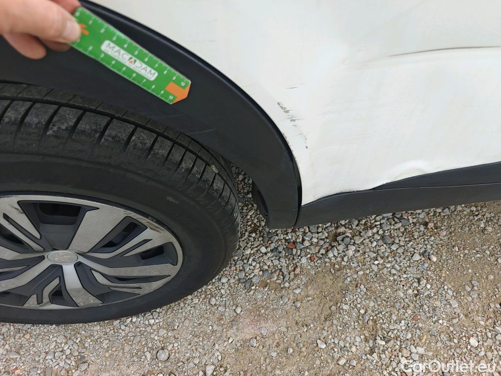  Peugeot  2008 PEUGEOT  / 2019 / 5P / todoterreno Active BlueHDI 81kW (110CV) #37