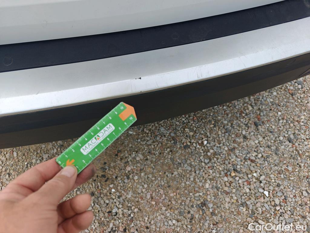  Peugeot  2008 PEUGEOT  / 2019 / 5P / todoterreno Active BlueHDI 81kW (110CV) #33