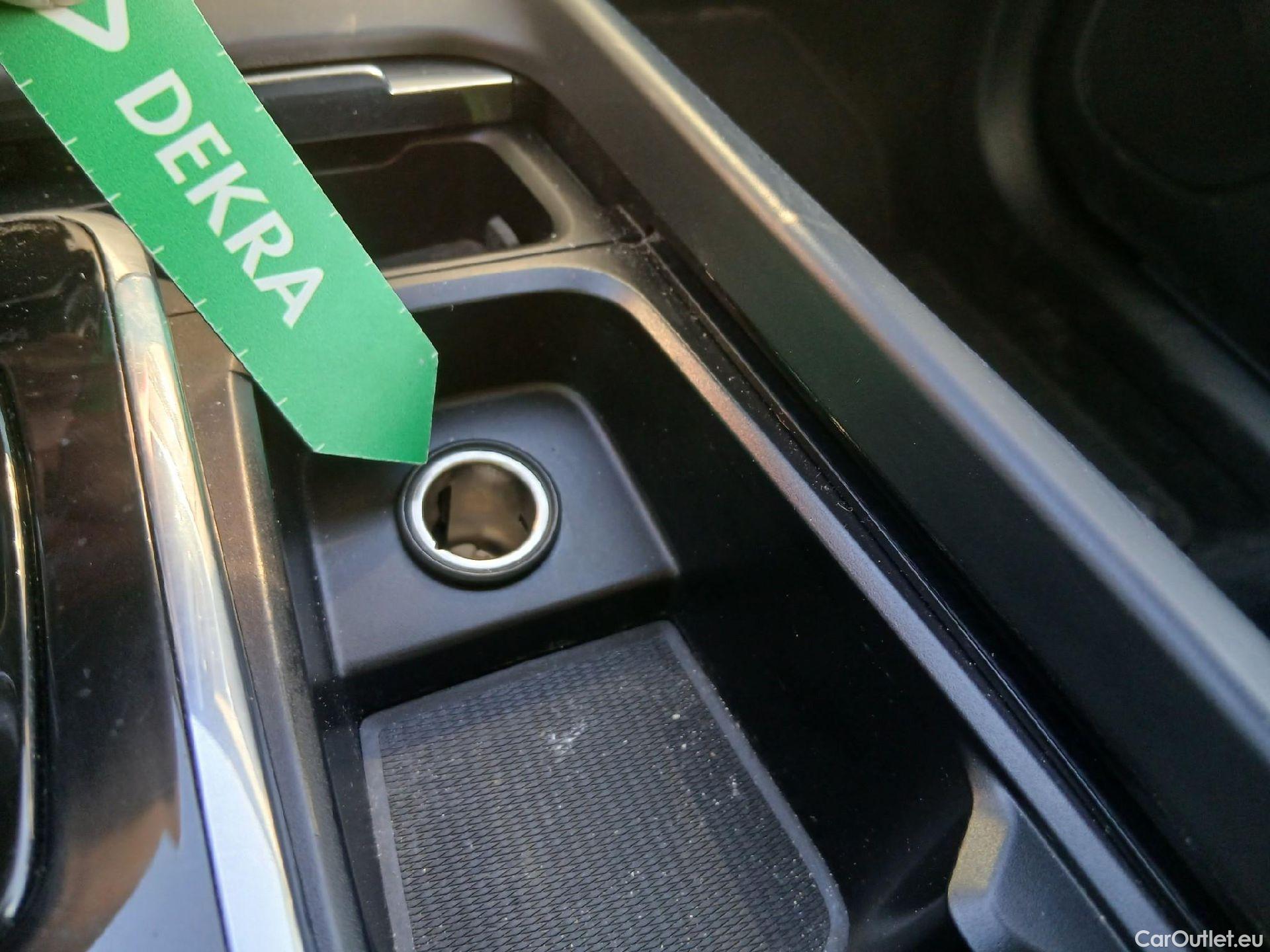  Volvo  XC60 VOLVO  / 2017 / 5P / todoterreno 2.0 T6 AWD Recharge Inscription Exp Auto #2