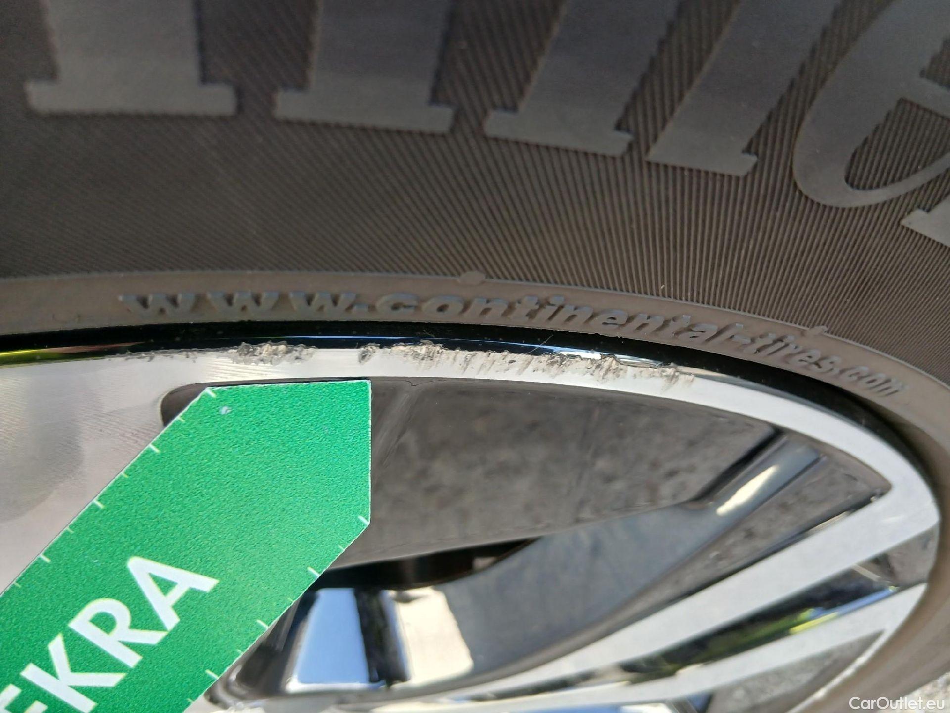  Volvo  XC60 VOLVO  / 2017 / 5P / todoterreno 2.0 T6 AWD Recharge Inscription Exp Auto #3